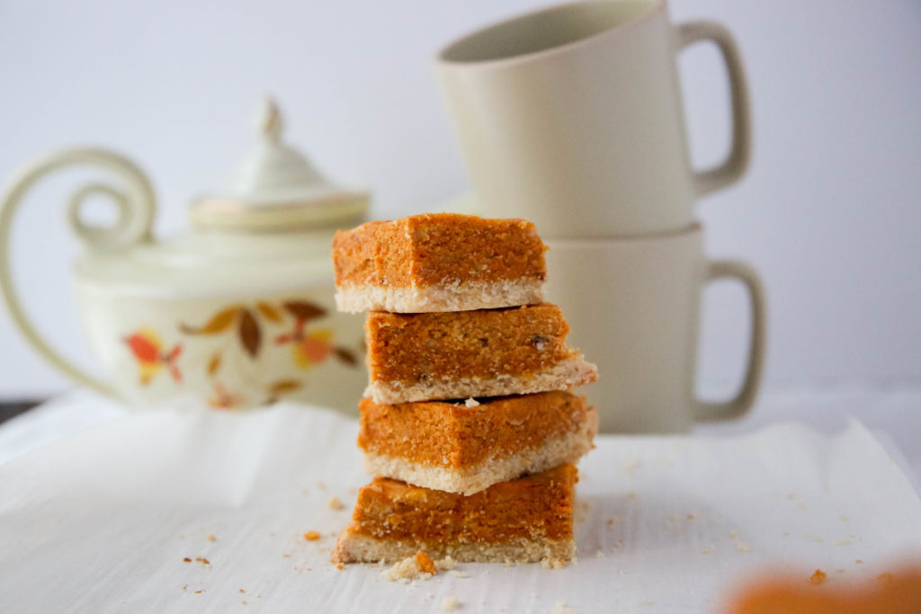 finished healthy pumpkin pie bars